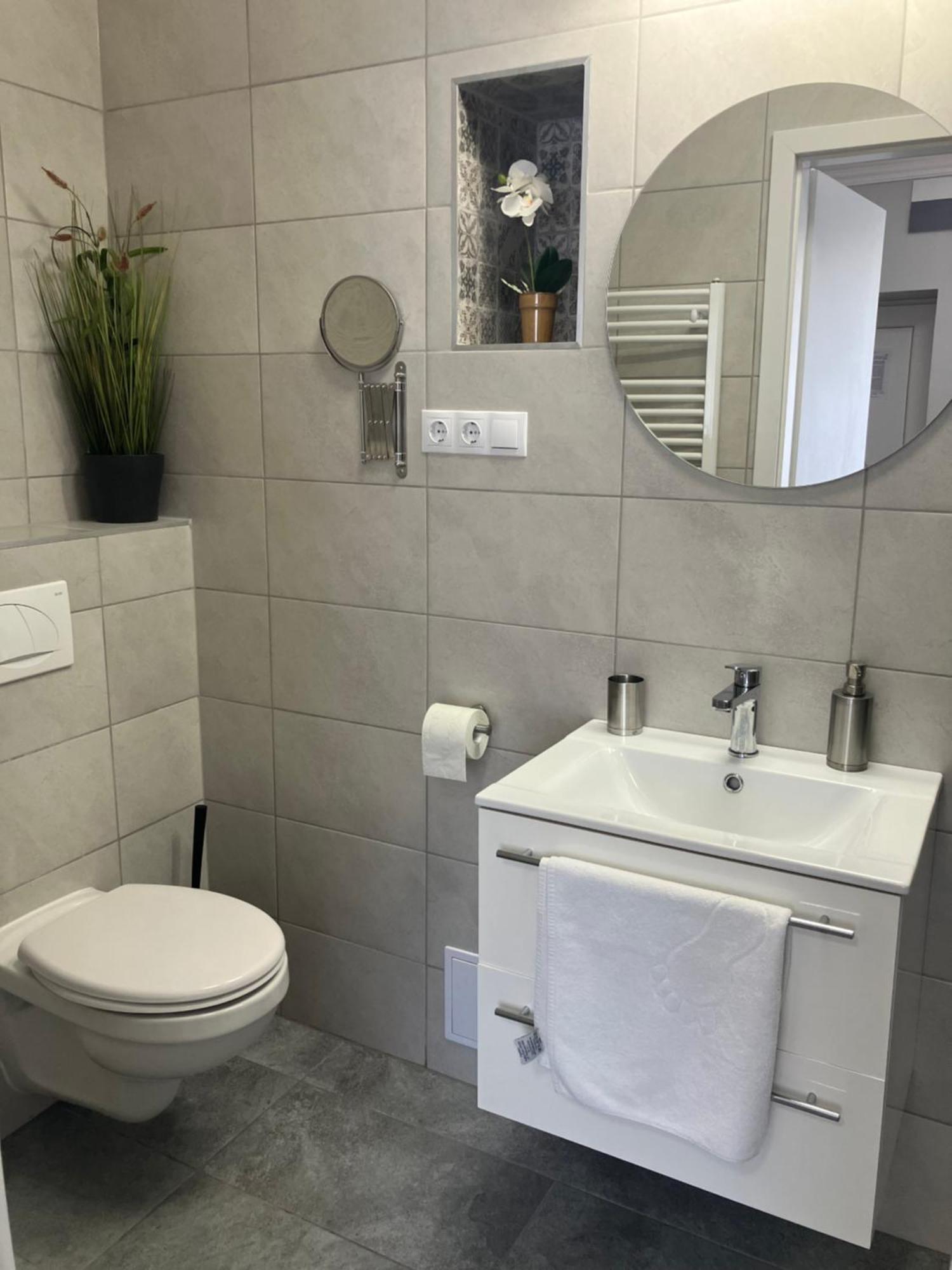 Illa Apartments Eger Extérieur photo