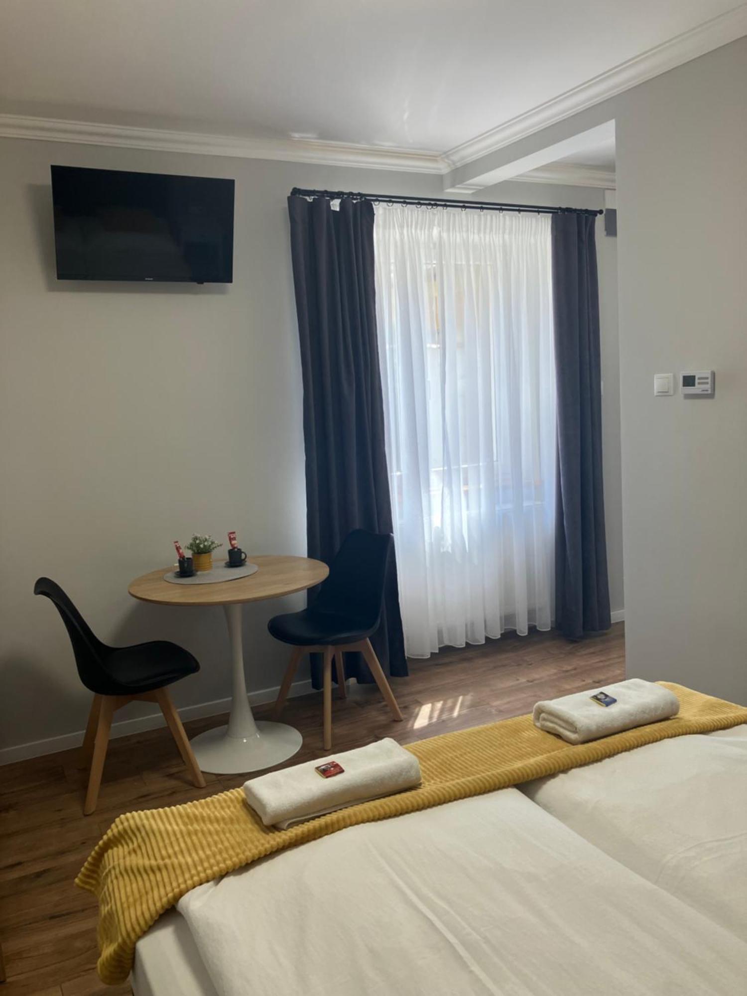 Illa Apartments Eger Extérieur photo
