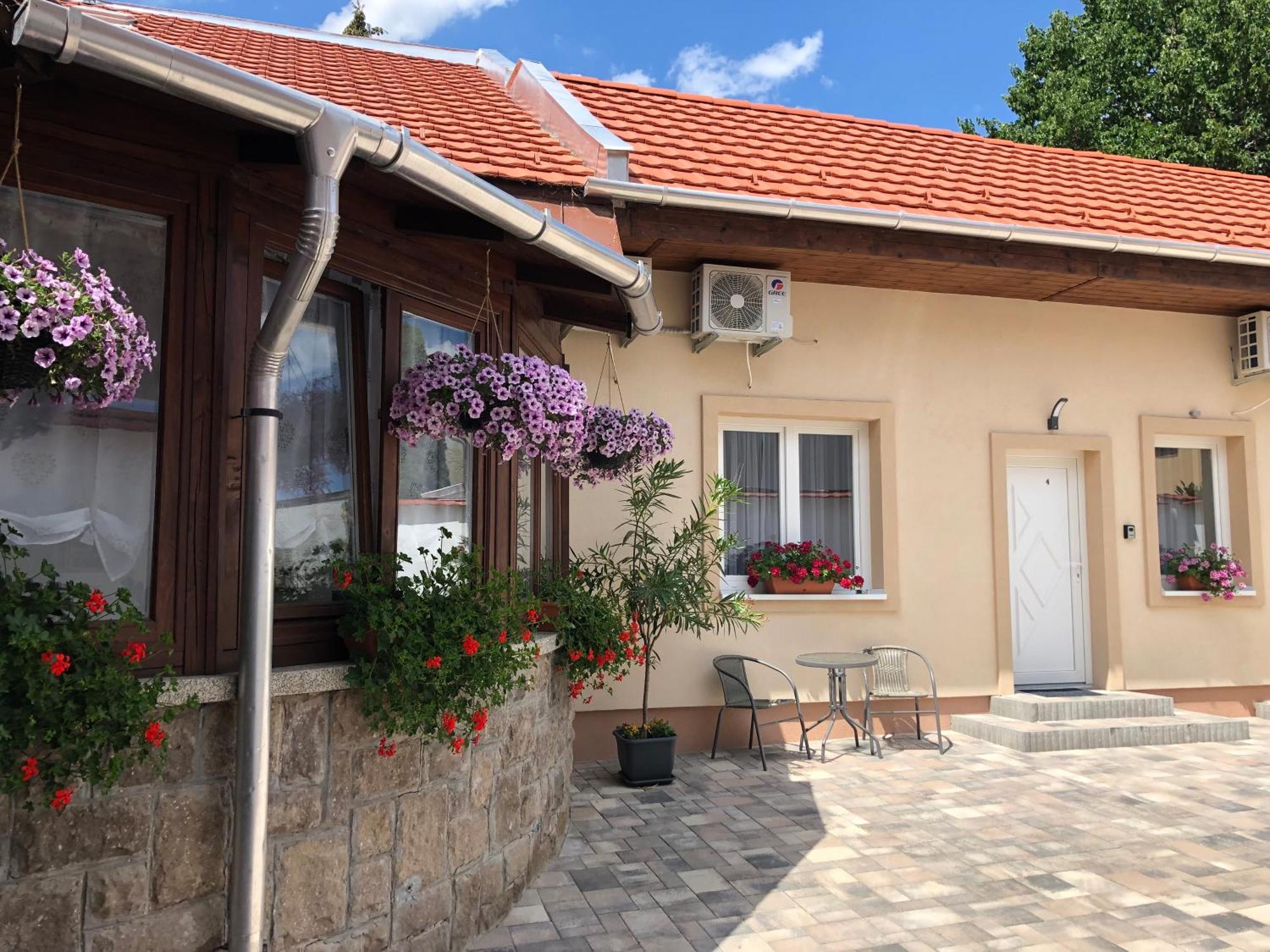 Illa Apartments Eger Extérieur photo