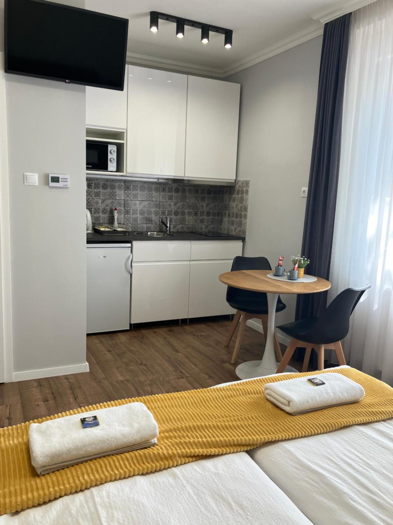Illa Apartments Eger Extérieur photo