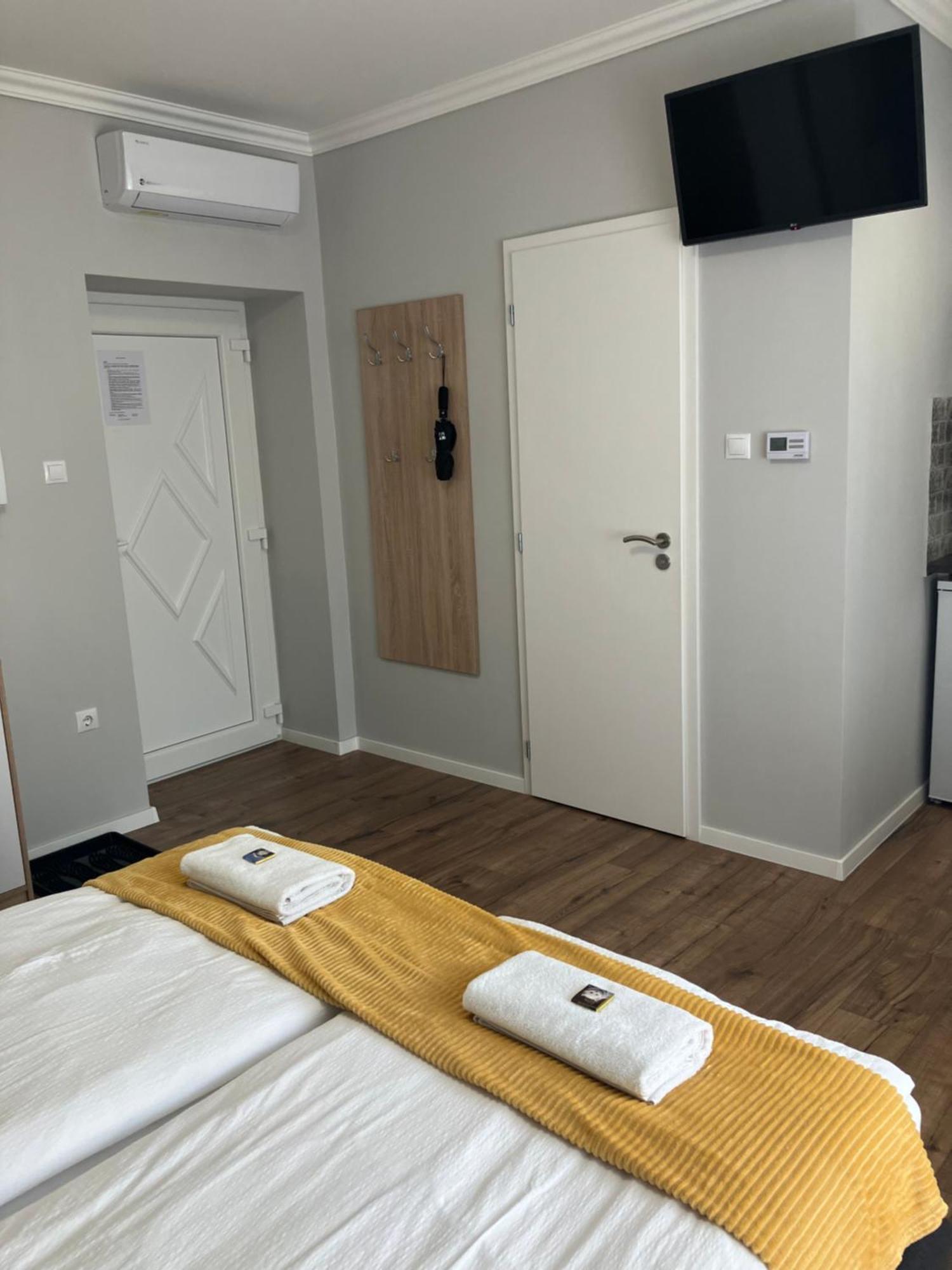 Illa Apartments Eger Extérieur photo