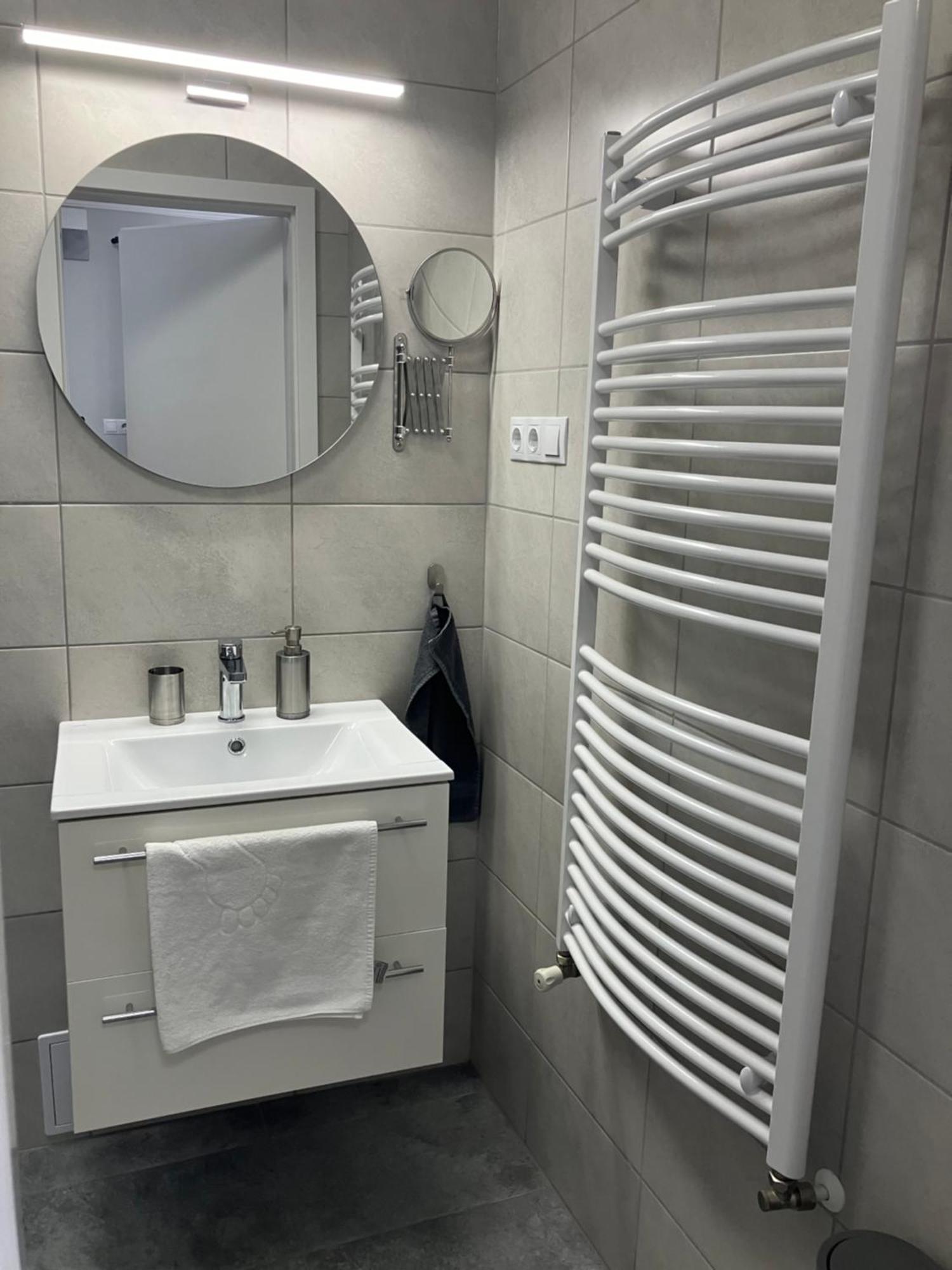 Illa Apartments Eger Extérieur photo