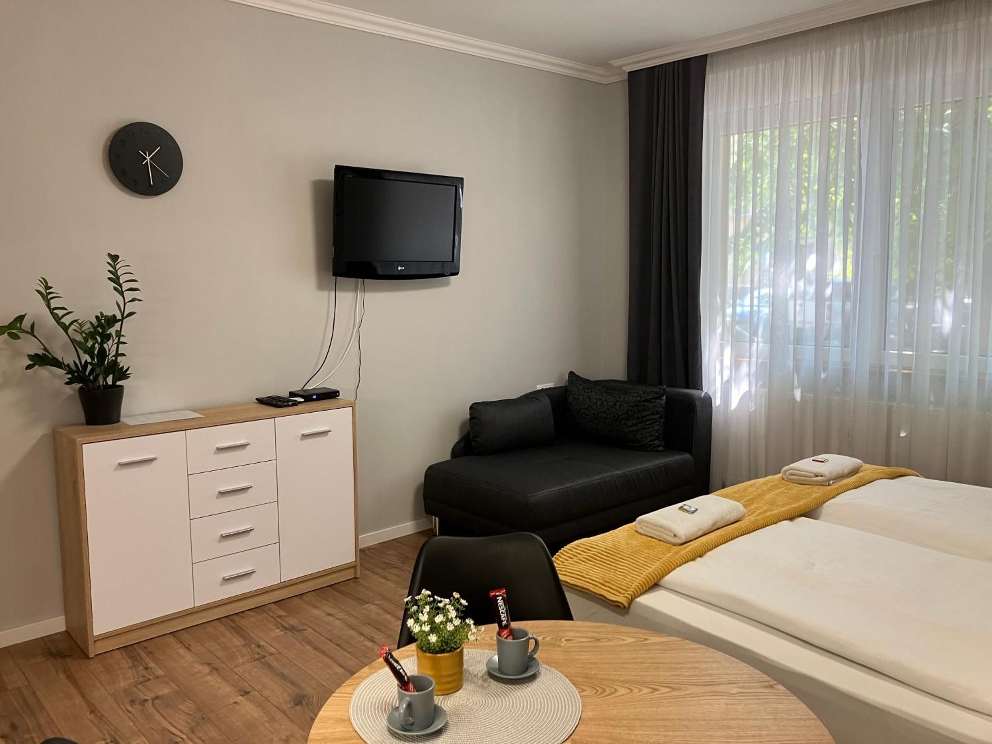 Illa Apartments Eger Extérieur photo