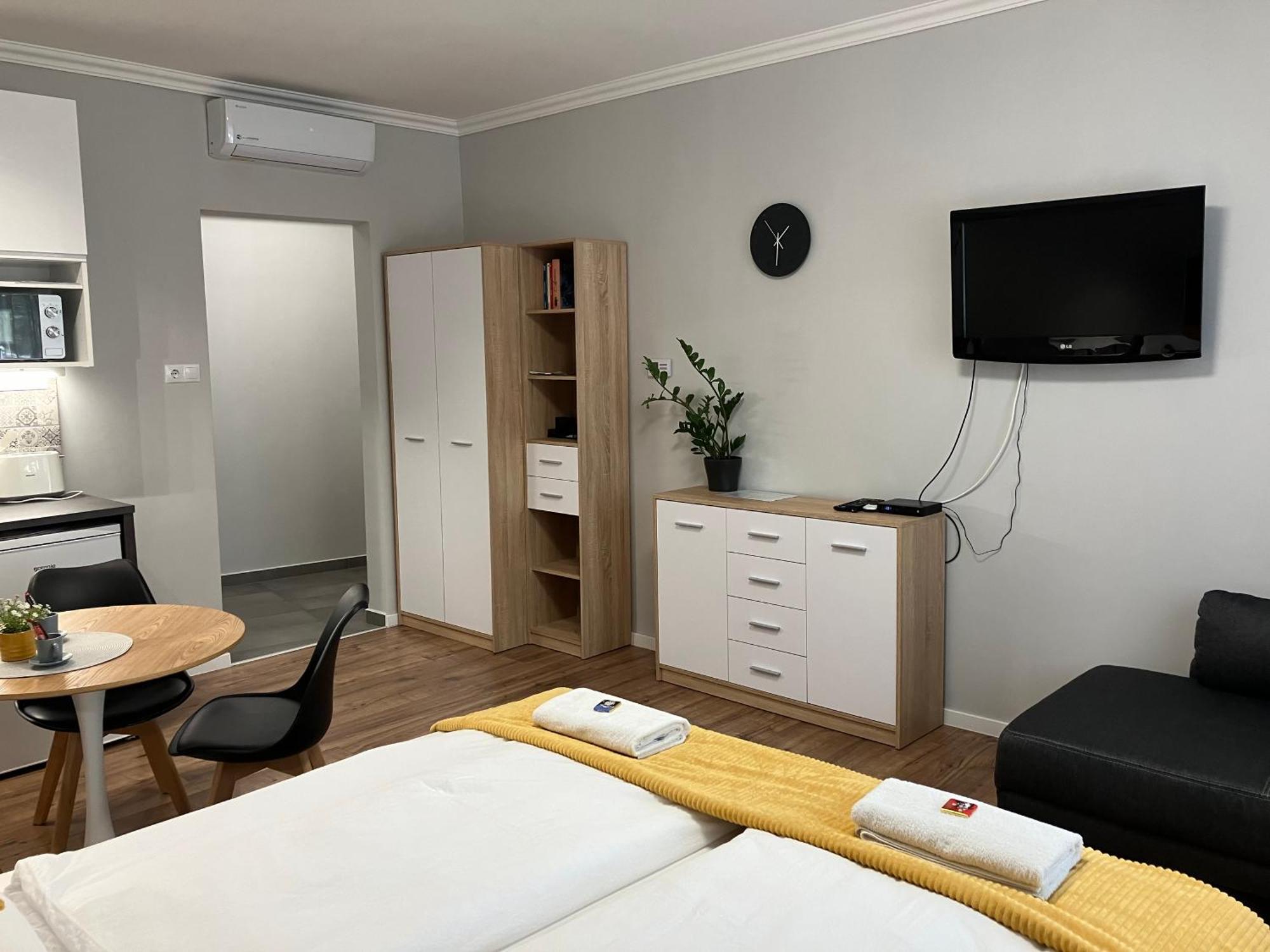 Illa Apartments Eger Extérieur photo