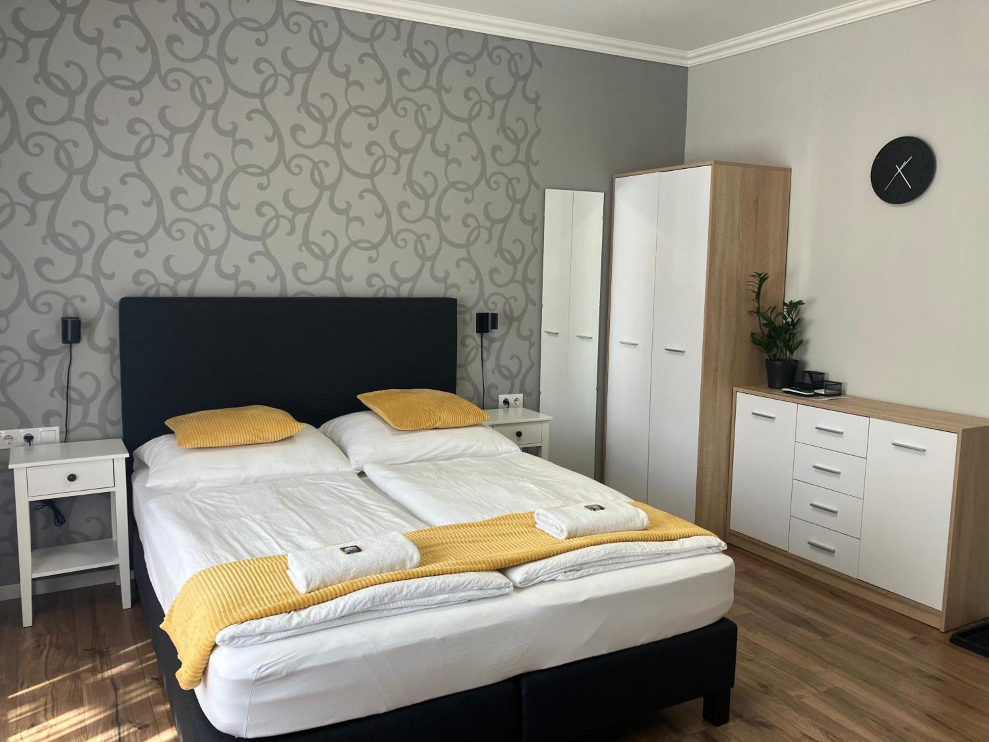 Illa Apartments Eger Extérieur photo