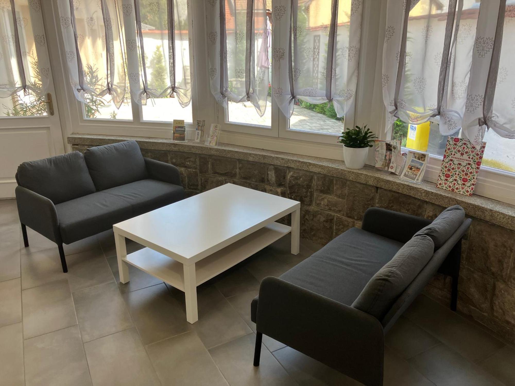 Illa Apartments Eger Extérieur photo